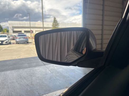 Used 2011 Honda Accord EX-L image 17