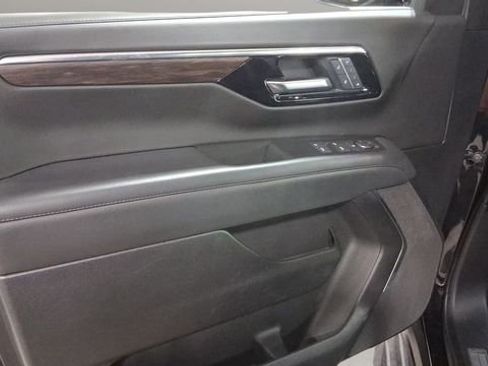 Used 2025 Chevrolet Tahoe LT image 24