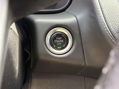 Used 2024 GMC Yukon SLT RWD image 16