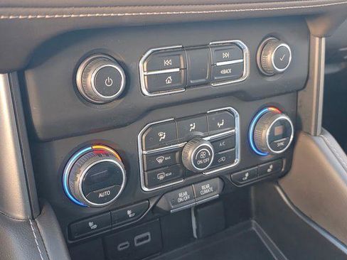 Used 2023 Chevrolet Tahoe Z71 w/ Z71 Off-Road Package AWD/4WD image 65
