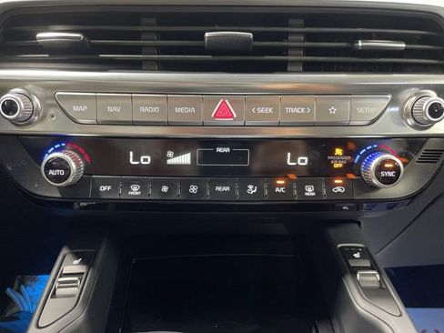 Used 2022 Kia Telluride S AWD/4WD image 19