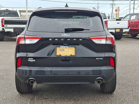 Certified 2022 Ford Escape SE w/ SE Sport Appearance Package image 9