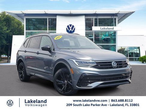 Used 2023 Volkswagen Tiguan SE R-Line FWD image 1