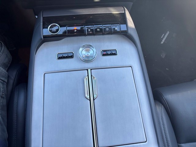 New 2026 Lincoln Navigator Premiere AWD/4WD image 27