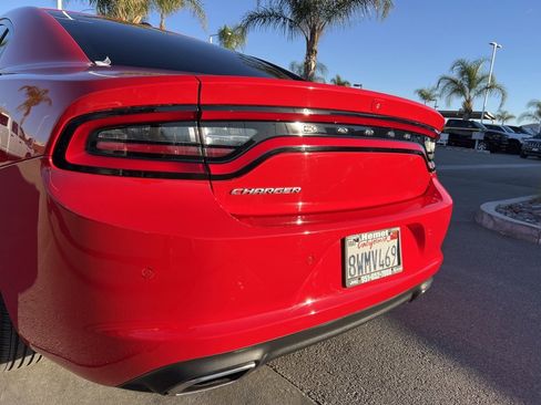 Used 2020 Dodge Charger SXT w/ Driver Convenience Group image 11