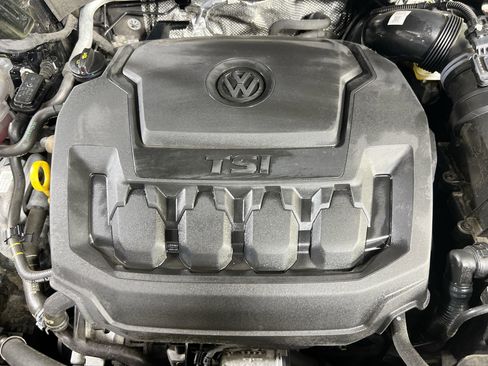 Used 2022 Volkswagen Tiguan SE R-Line image 29