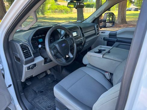 Used 2018 Ford F250 XL w/ STX Appearance Package AWD/4WD image 11
