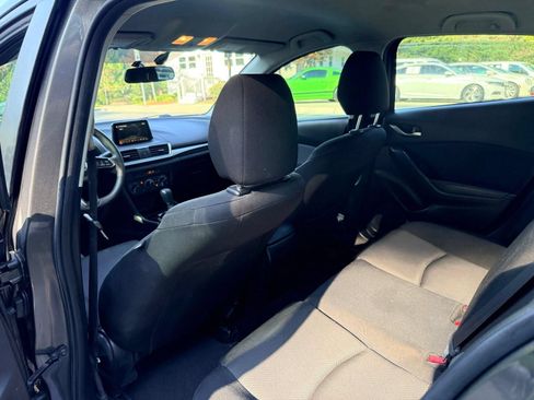 Used 2017 MAZDA MAZDA3 Sport FWD image 26