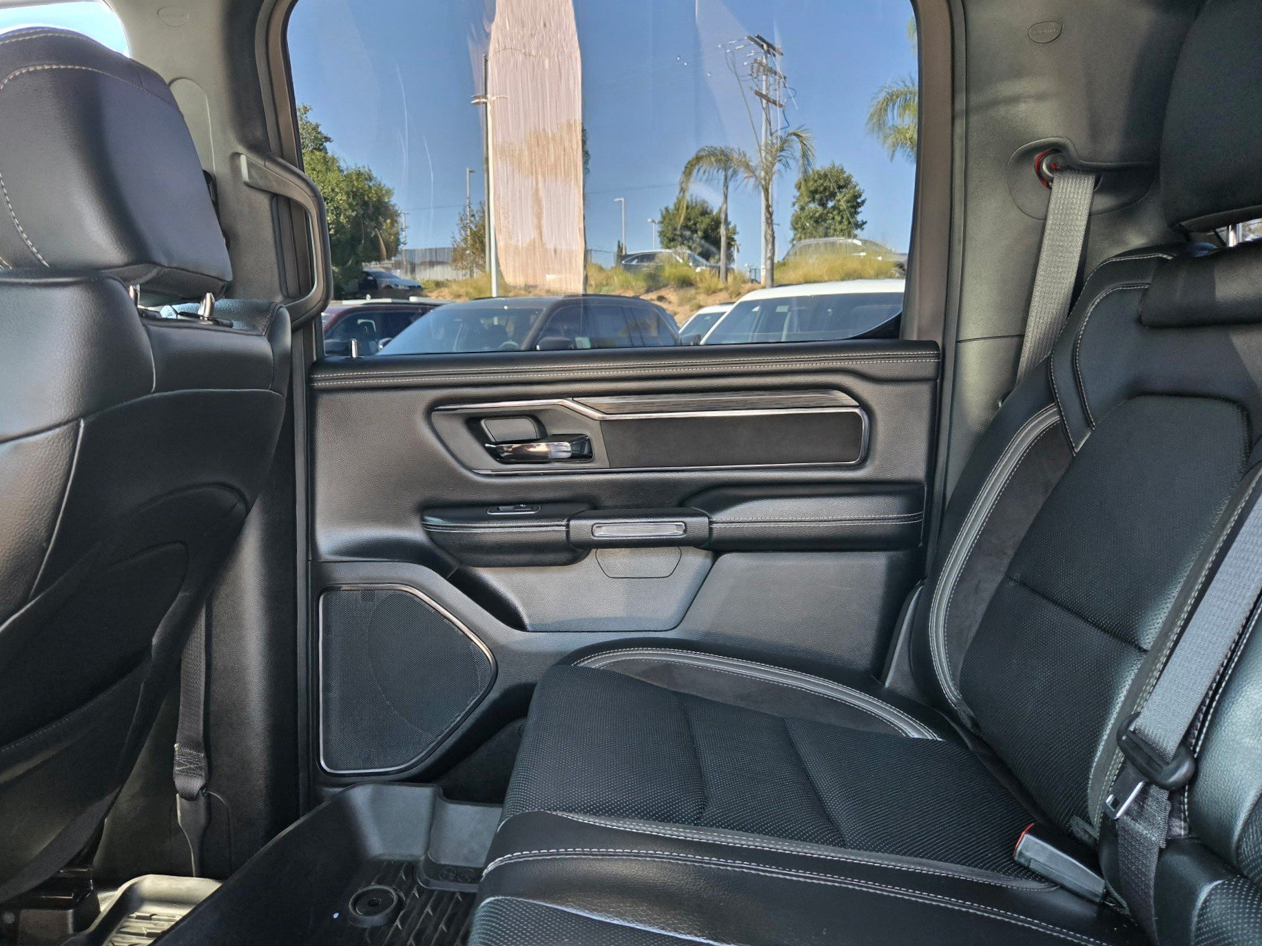Used 2023 RAM 1500 Laramie AWD/4WD image 18