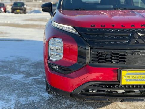 Used 2025 Mitsubishi Outlander SEL image 4