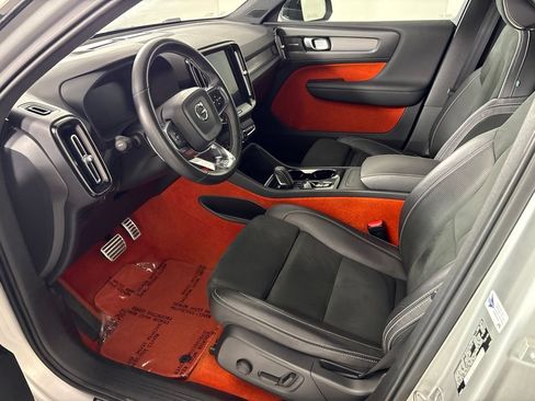 Used 2019 Volvo XC40 T5 R-Design AWD/4WD image 26