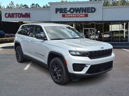 Used 2025 Jeep Grand Cherokee Altitude AWD/4WD image 1