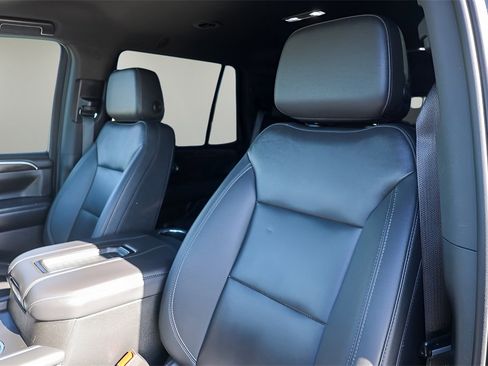 Used 2022 Chevrolet Tahoe Z71 w/ Luxury Package image 12