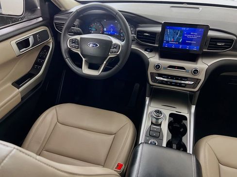 Certified 2023 Ford Explorer XLT w/ Equipment Group 202A AWD/4WD image 28