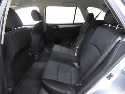 Used 2017 Subaru Outback 2.5i Premium image 27