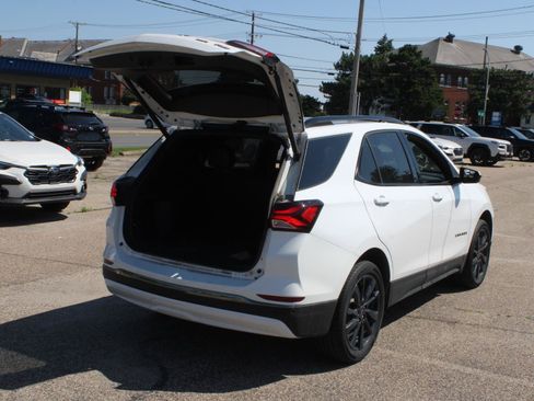 Used 2023 Chevrolet Equinox RS AWD/4WD image 7