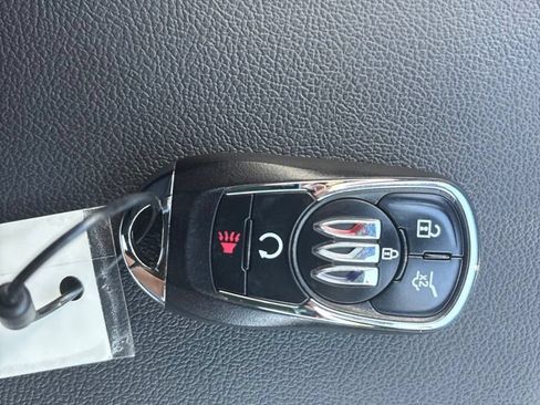 Used 2024 Buick Envista Sport Touring w/ Convenience I Package FWD image 35