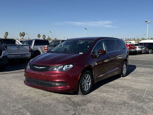Used 2023 Chrysler Voyager LX FWD image 40