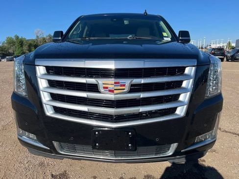 Used 2015 Cadillac Escalade Luxury AWD/4WD image 9