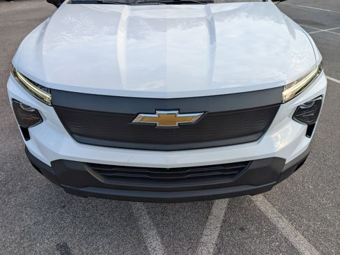 Used 2024 Chevrolet Silverado EV W/T image 5