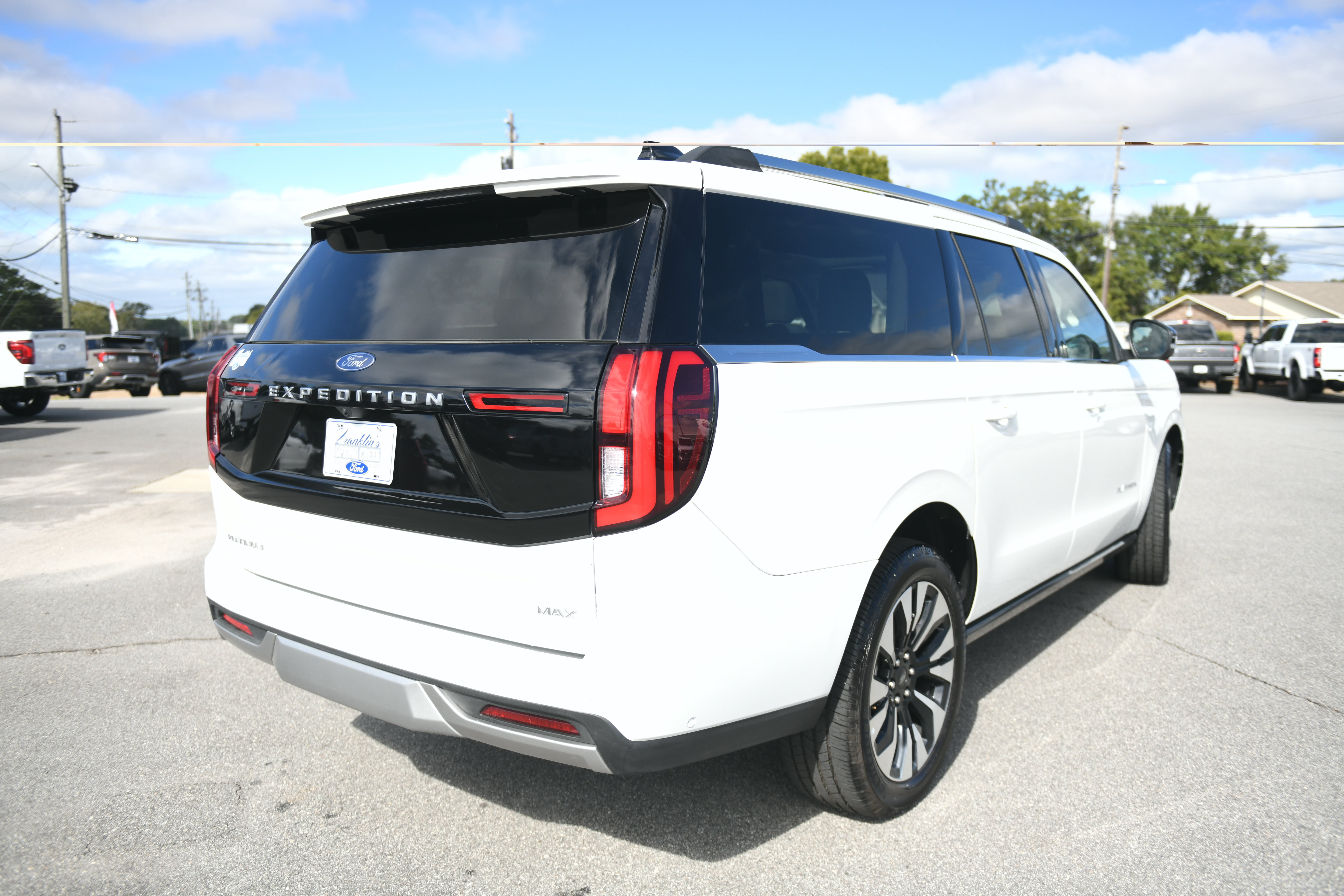 Used 2025 Ford Expedition Max Platinum w/ Driver's Package AWD/4WD image 8