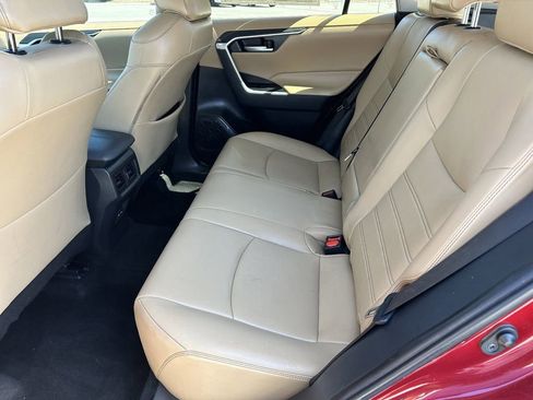 Used 2023 Toyota RAV4 XLE Premium image 13
