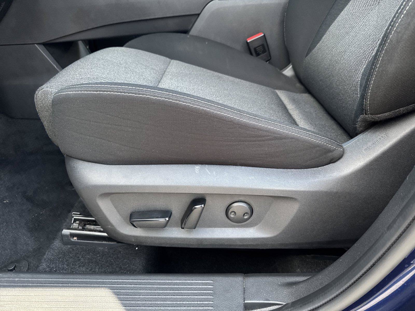 Used 2025 Nissan Rogue SV AWD/4WD image 7