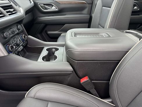 Used 2024 Chevrolet Suburban Premier image 14