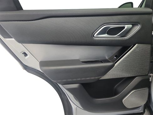 Used 2019 Land Rover Range Rover Velar R-Dynamic SE image 24