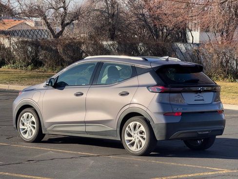 Used 2023 Chevrolet Bolt EUV LT image 7