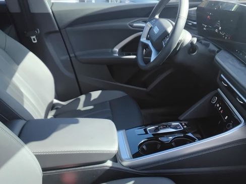 Certified 2025 Audi Q5 Premium w/ Convenience Package image 27