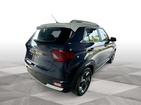 Used 2023 Hyundai Venue Limited w/ Cargo Package FWD image 8