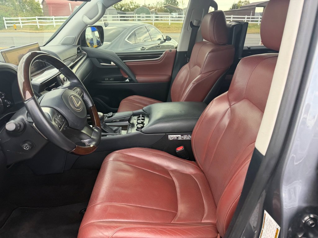 Used 2020 Lexus LX 570 4WD w/ Luxury Package image 9