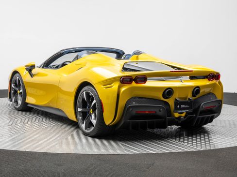 Certified 2024 Ferrari SF90 Spider image 3