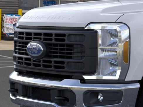 New 2026 Ford F250 XL AWD/4WD image 17