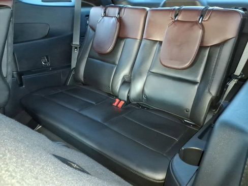 Certified 2022 Ford Explorer Platinum w/ Equipment Group 601A image 11