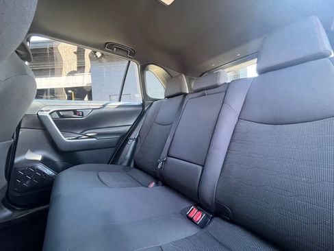 Used 2021 Toyota RAV4 SE w/ Weather & Moonroof Package AWD/4WD image 15