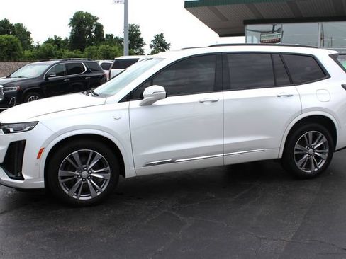 Used 2021 Cadillac XT6 Sport AWD/4WD image 2