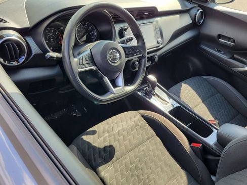 Used 2021 Nissan Kicks SV FWD image 5