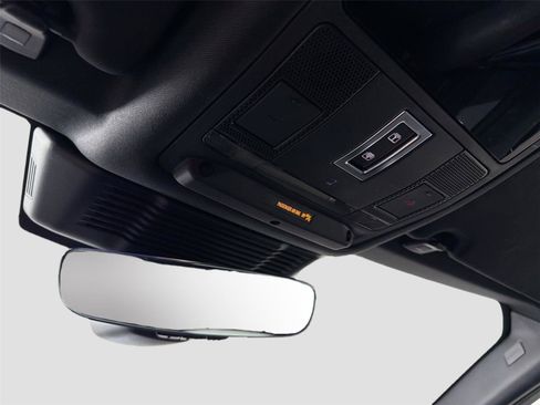 Certified 2023 Land Rover Discovery Sport SE R-Dynamic image 22