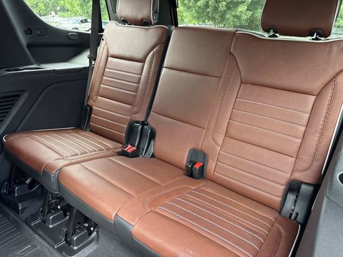 Used 2024 GMC Yukon Denali Ultimate w/ LPO, Floor Liner Package AWD/4WD image 31