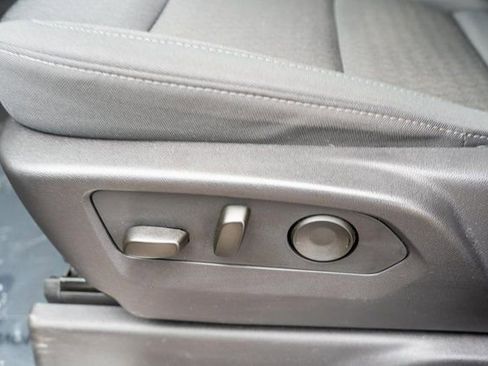 Used 2024 Chevrolet Silverado 1500 LT image 19