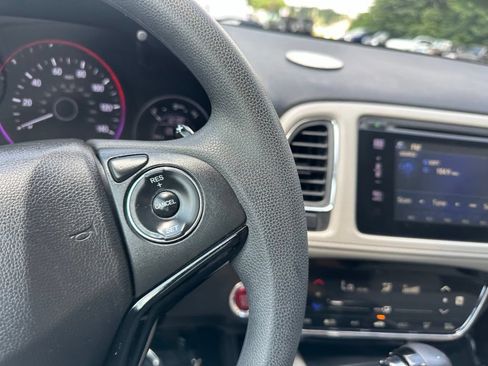 Used 2017 Honda HR-V EX image 25
