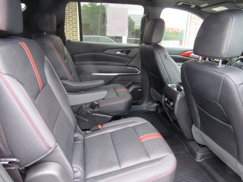 Used 2025 Chevrolet Traverse RS w/ LPO, Floor Liner Package AWD/4WD image 37