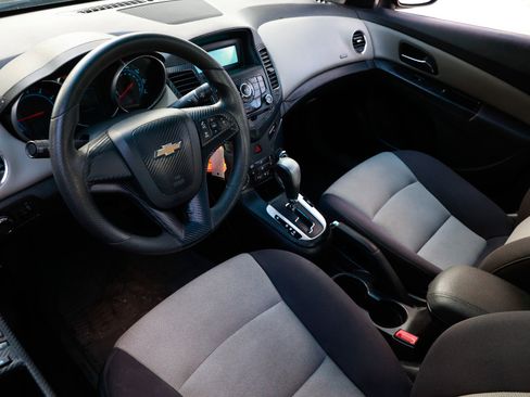 Used 2015 Chevrolet Cruze LS image 4