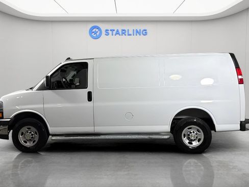 Used 2025 Chevrolet Express 2500 w/ Driver Convenience Package RWD image 4