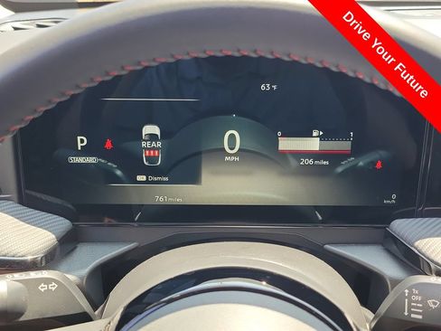 Used 2025 Nissan Kicks SR FWD image 9