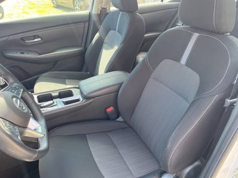 Used 2022 Nissan Sentra SV FWD image 11