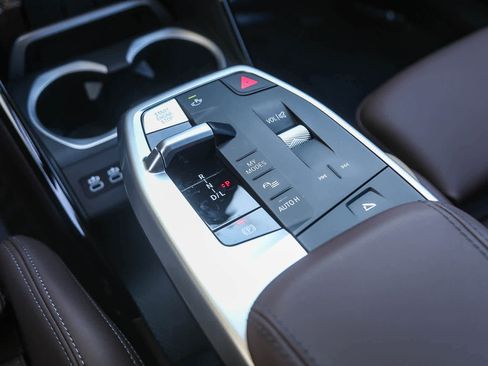 Used 2025 BMW X2 xDrive28i w/ Premium Package image 15