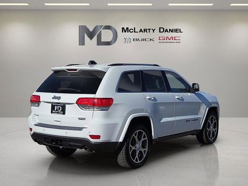 Used 2018 Jeep Grand Cherokee Limited image 5